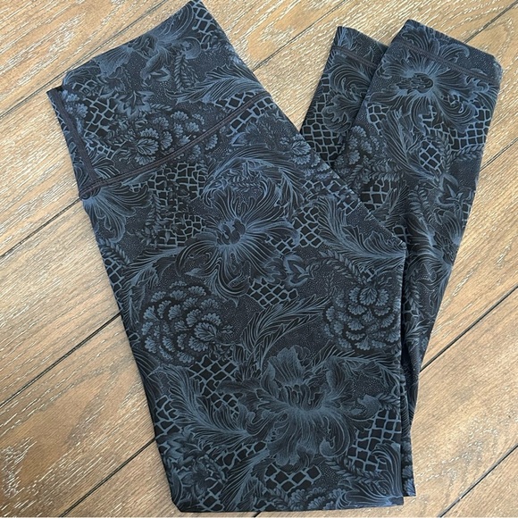 Lululemon Wunder Under Hi-Rise 7/8 Tight | Size 8 - Picture 8 of 10